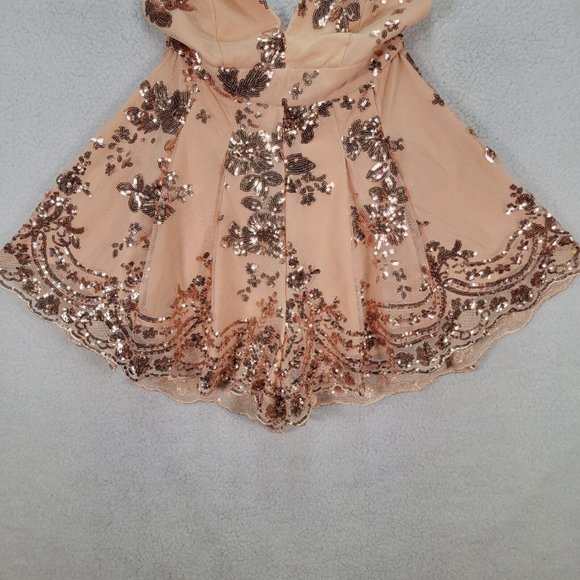 Showpo Boys Lining Up Play Suit Pink Floral Rose Gold Sequin V Neck Club Romper - Picture 8 of 16
